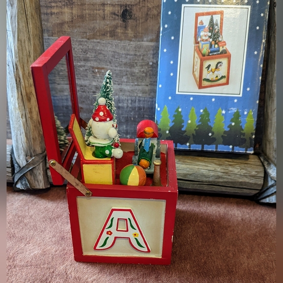 1984 Enesco Wooden Musical Christmas Box Vintage Collectible - Picture 3 of 13
